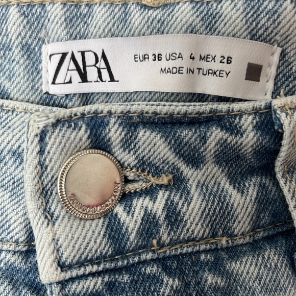 ZARA Light Washed, Wide Leg Jeans - Picture 3 of 3
